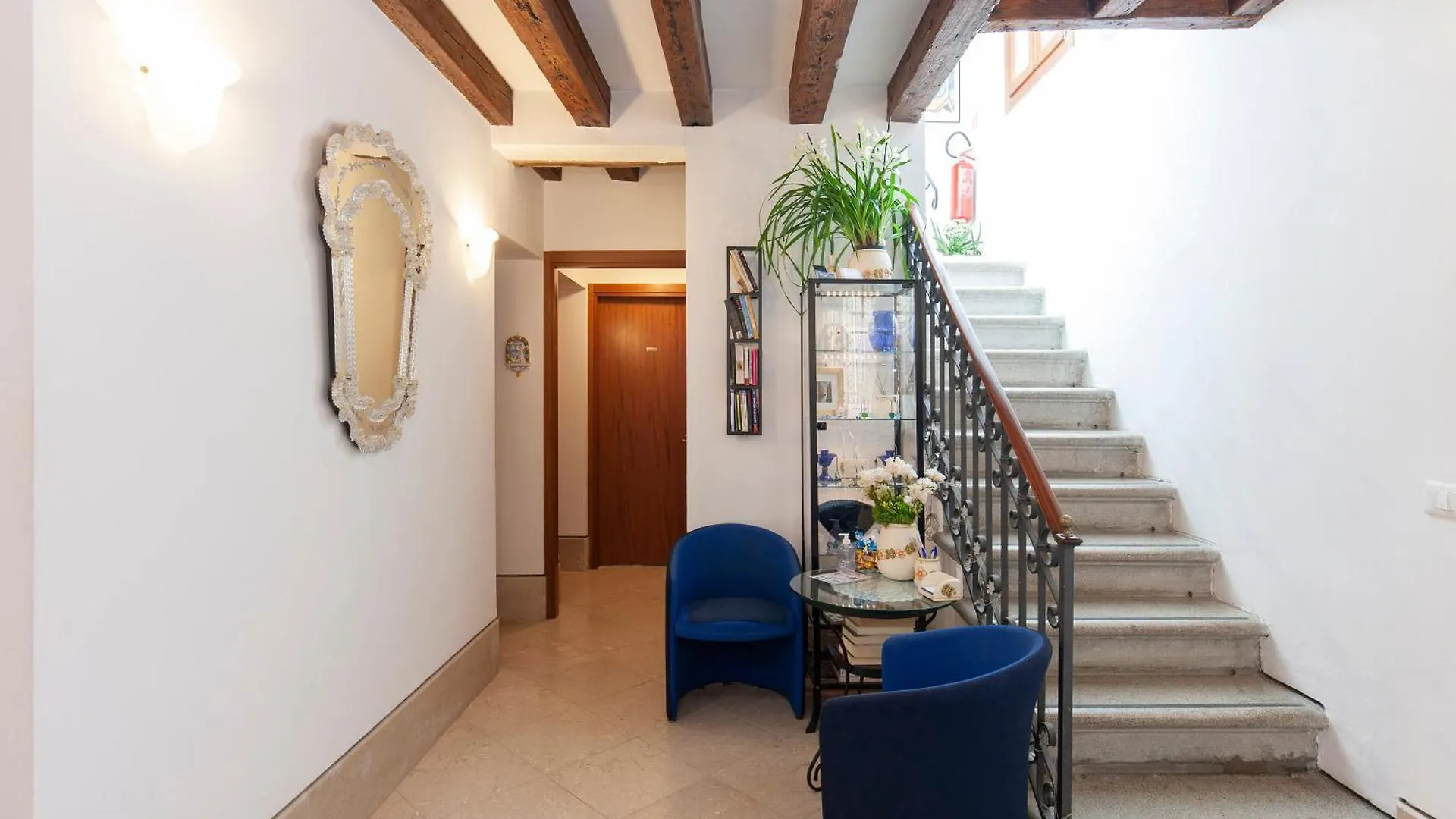 Santa Margherita Guest House Венеция 3*,  Италия